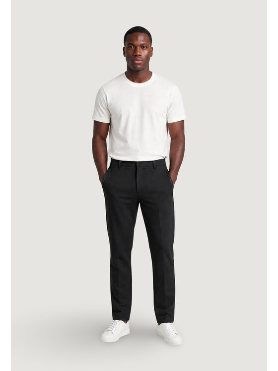 Armani Exchange Armani Exchange Spodnie dresowe XM001302 AF10818 Czarny Classic Fit