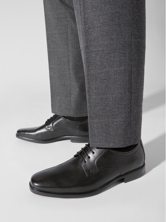 Clarks Clarks Туфлі Howard Walk 261612857 Чорний