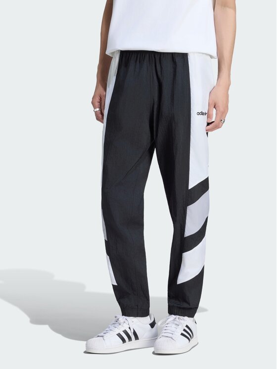 adidas adidas Spodnie dresowe 172261 Czarny Regular Fit