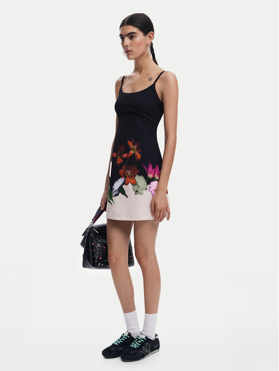 Desigual Desigual Ljetna haljina Le Mans 25SWVW16 Crna Regular Fit