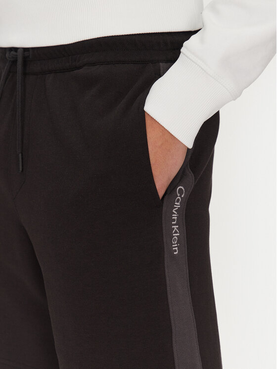 Calvin Klein Jeans Calvin Klein Jeans Športne kratke hlače J30J327246 Črna Relaxed Fit