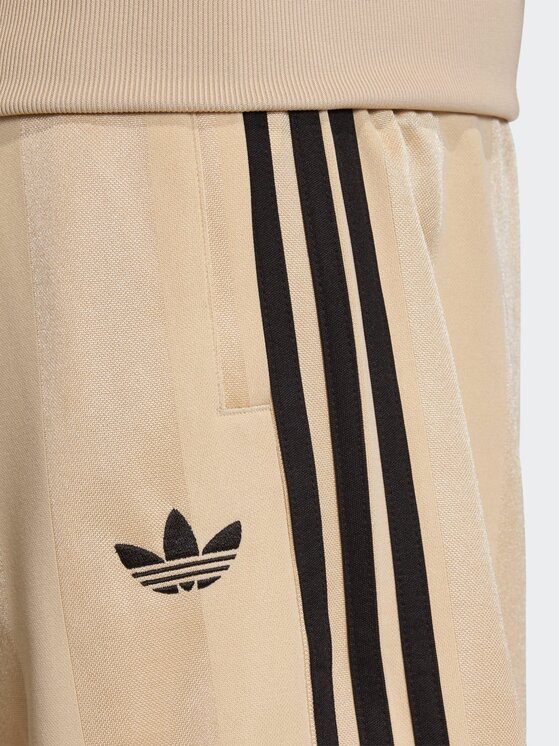 adidas adidas Szorty materiałowe 159302 Beżowy Regular Fit