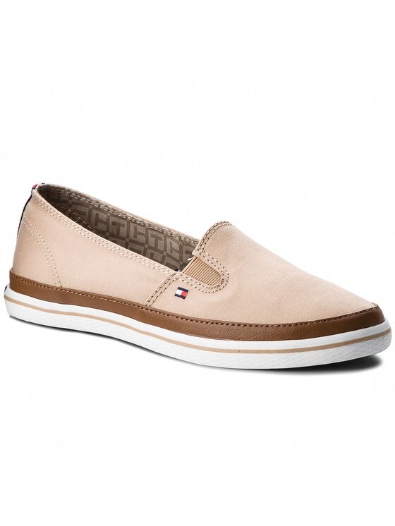 Tommy hilfiger best sale kesha slip on