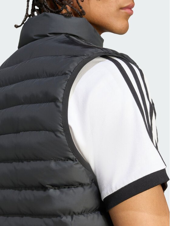 adidas adidas Kamizelka 147121 Czarny Slim Fit