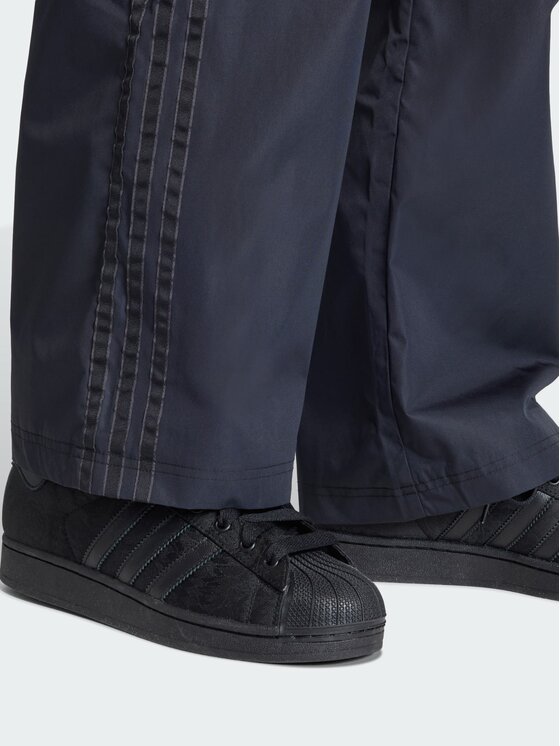 adidas adidas Spodnie dresowe 163039 Czarny Loose Fit