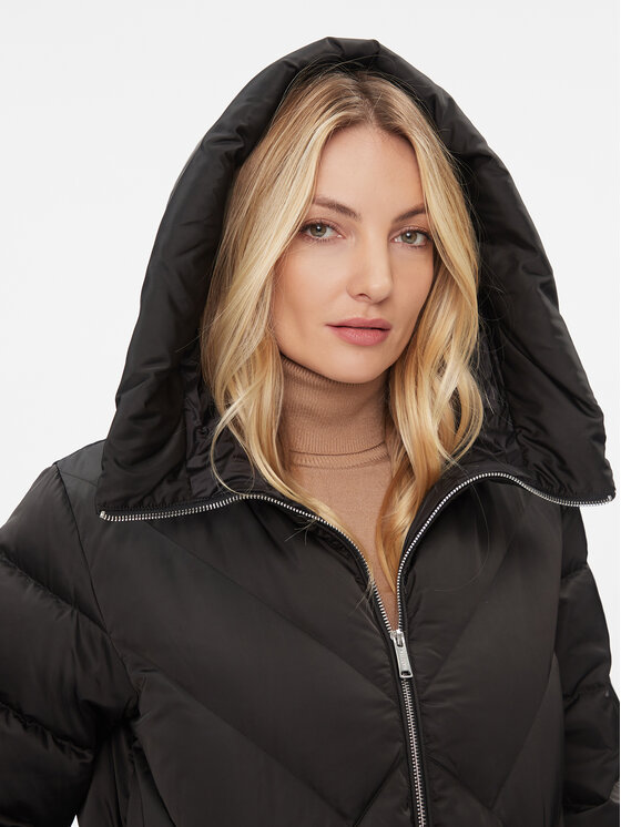 Marella Marella Pūkinė striukė Iser 2334960637200 Juoda Regular Fit