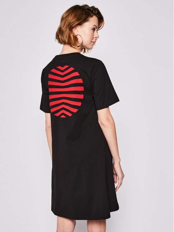 MCQ Alexander McQueen MCQ Alexander McQueen Ежедневна рокля 401641 ROT30 1091 Черен Regular Fit