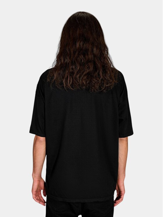 MADE BY SOCIETY MADE BY SOCIETY T-Shirt MOKSHA - T17447 Czarny Basic Fit