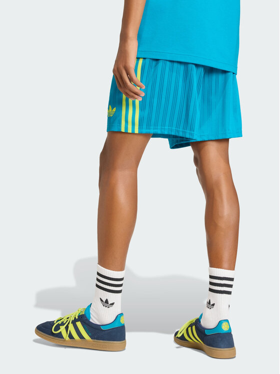 adidas adidas Szorty sportowe 161574 Niebieski jasny Loose Fit