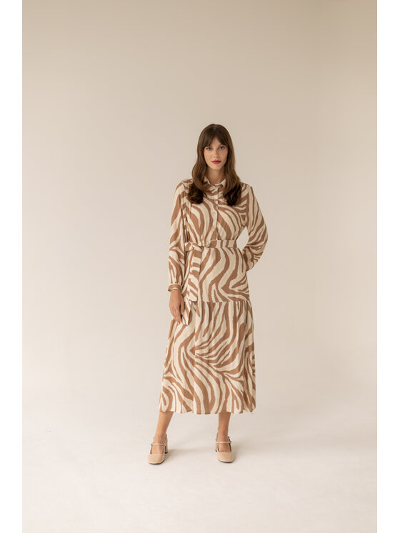 Entelier Entelier Sukienka koszulowa koszulowa maxi Beżowy Comfortable Fit