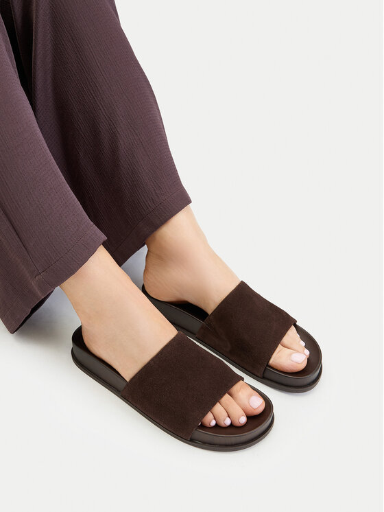 GINO ROSSI GINO ROSSI Παντόφλες C-LZRL1390-3 Καφέ