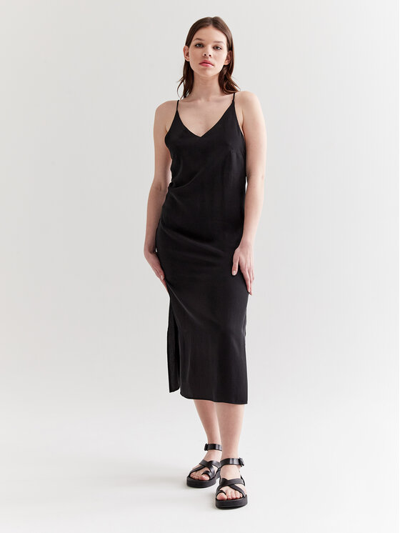 Americanos Vsakodnevna obleka Lima Slip Črna Relaxed Fit