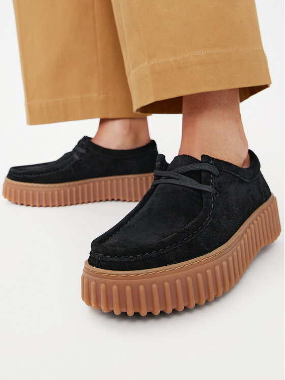 Clarks Clarks Pusbačiai Torhill Bee 26172044 Juoda
