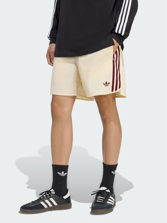adidas adidas Szorty materiałowe 159299 Żółty Regular Fit