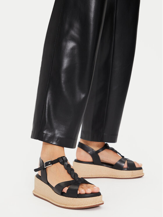 Clarks Clarks Sandaalid Kimmei Twist 26176391 Must