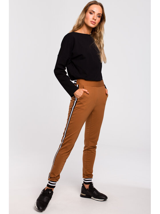 Made of Emotion Made of Emotion Jogger nohavice M460 Hnedá Active Fit
