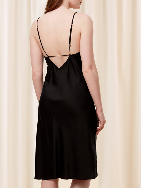 Triumph Triumph Cămașă de noapte Silky Sensuality NDW X 10216557 Negru Regular Fit