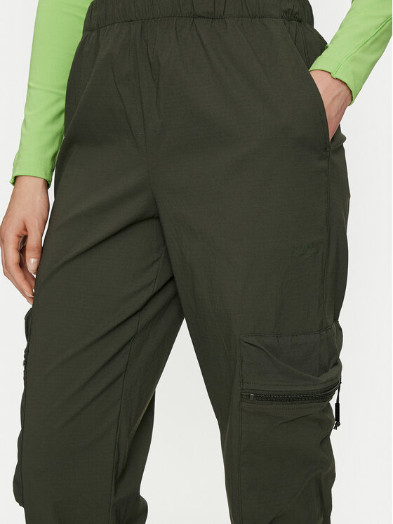 Rains Rains Hlače Tomar Pants Regular 19300 Zelena Regular Fit