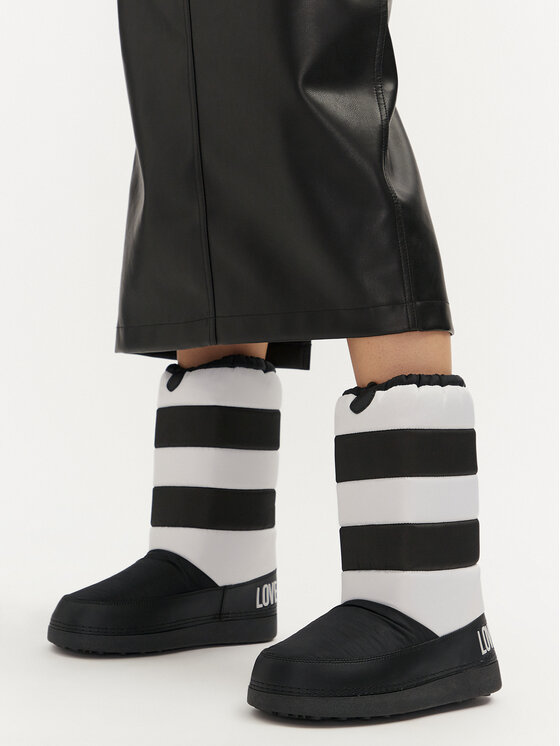 LOVE MOSCHINO LOVE MOSCHINO Śniegowce JA24302G0LISG00A Czarny