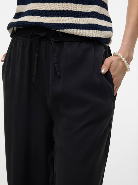 Vero Moda Vero Moda Pantaloni di tessuto Bree 10304898 Nero Loose Fit