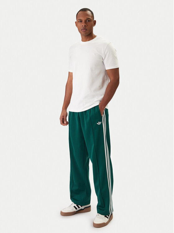 adidas adidas Pantaloni trening adicolor KE3497 Verde Loose Fit