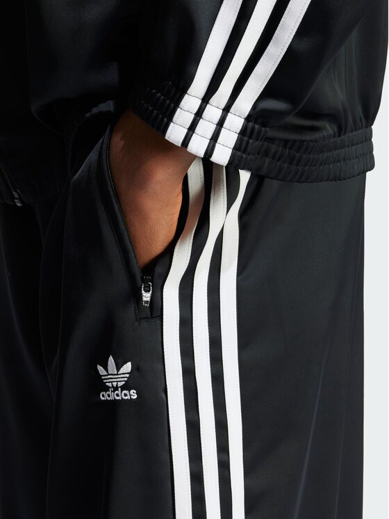 adidas adidas Spodnie dresowe 127451 Czarny Loose Fit