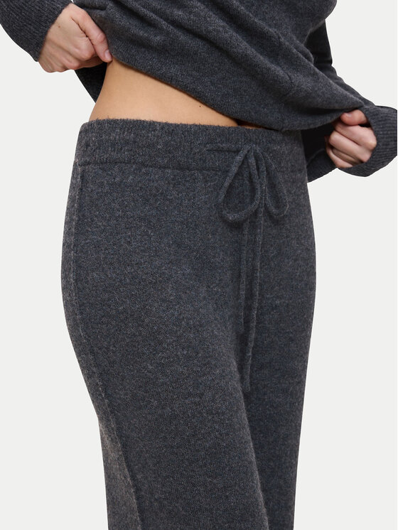 Triumph Triumph Hlače iz tkanine Amourette Cozy 10225058 Siva Regular Fit