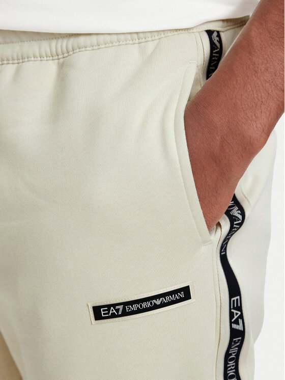 EA7 Emporio Armani EA7 Emporio Armani Pantaloni da tuta 7M002198 AF10377 U1079 Beige chiaro Slim Fit