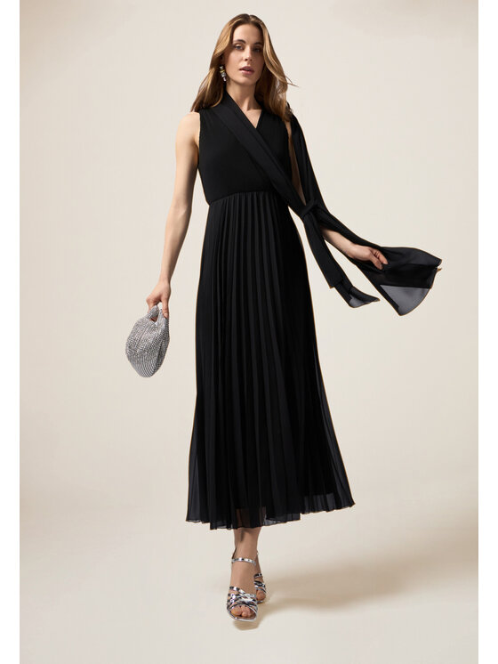 Oltre Oltre Abito da sera 7396J000795N033 Nero A-Line Fit