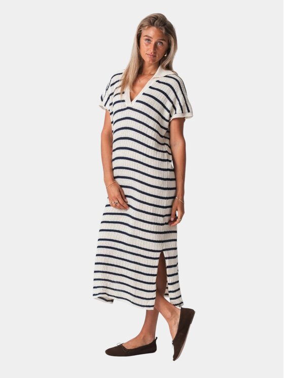 TeeShoppen TeeShoppen Sukienka codzienna 'Basic Collection' Biały Regular Fit