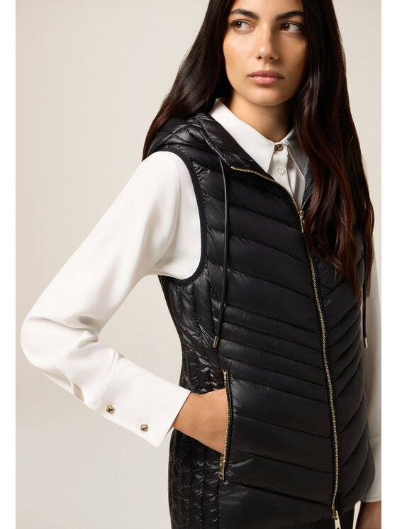 Oltre Oltre Giubbotto piumino F610R001426N033 Nero Slim Fit