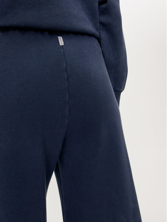 Deha Deha Spodnie dresowe C12175 Granatowy Relaxed Fit