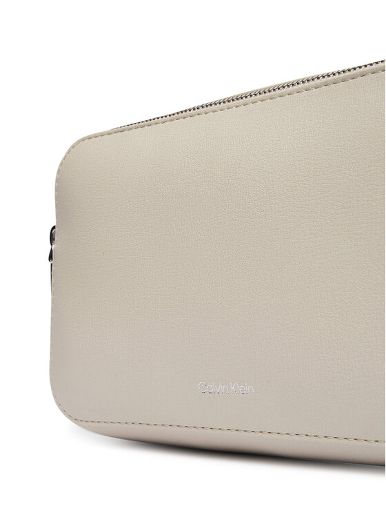 Calvin Klein Calvin Klein Geantă Foil Logo Elongated Camera Bag LV04F3276G Crem
