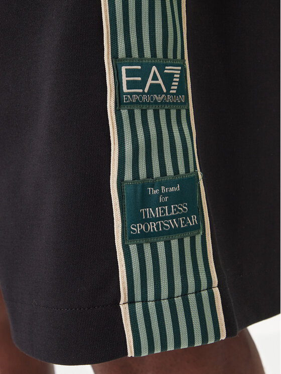 EA7 Emporio Armani EA7 Emporio Armani Sportiniai šortai 7M001501 AF12660 UC001 Juoda Regular Fit