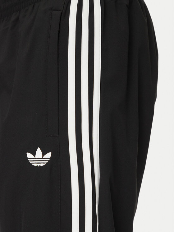 adidas adidas Pantaloni trening adicolor Teamgeist JC6228 Negru Regular Fit
