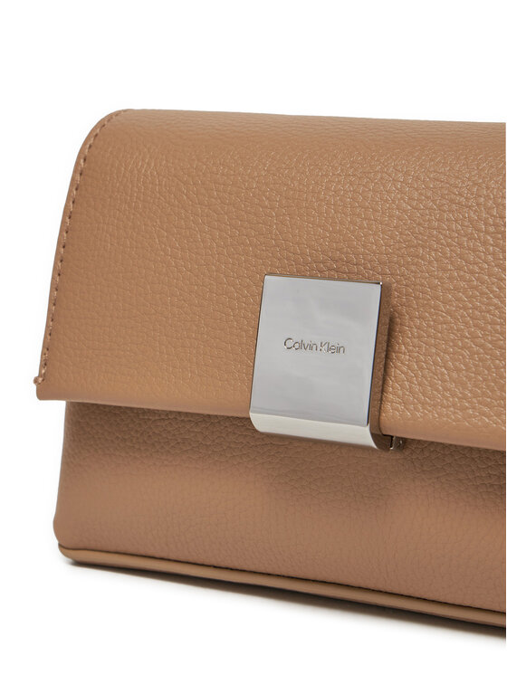 Calvin Klein Calvin Klein Ročna torba Ck Plaque Sm Crossbody W/Chain K60K612785 Rjava