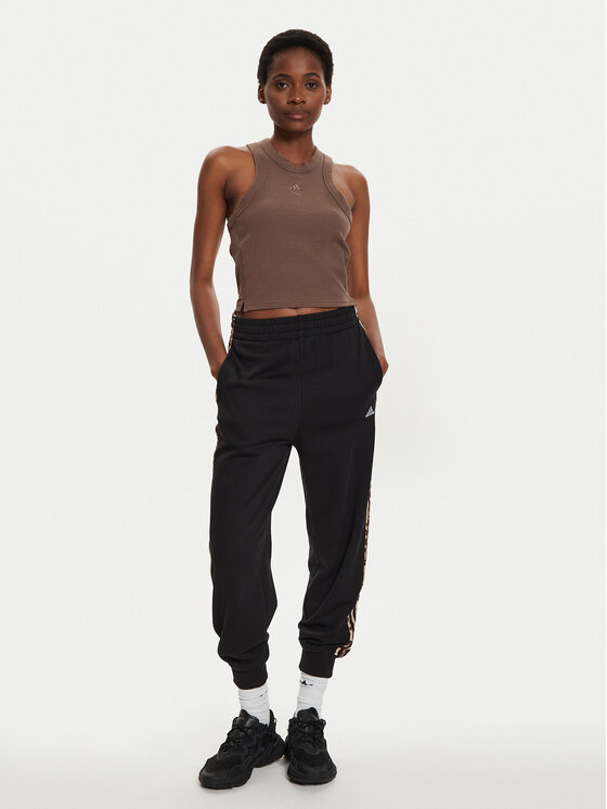adidas adidas Marškinėliai Lounge IY6733 Ruda Slim Fit