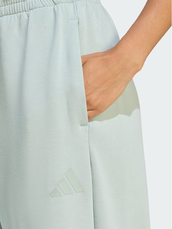 adidas adidas Spodnie dresowe 159322 Zielony Loose Fit