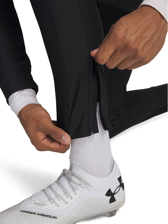 Under Armour Under Armour Dres 6004052 Czarny Regular Fit