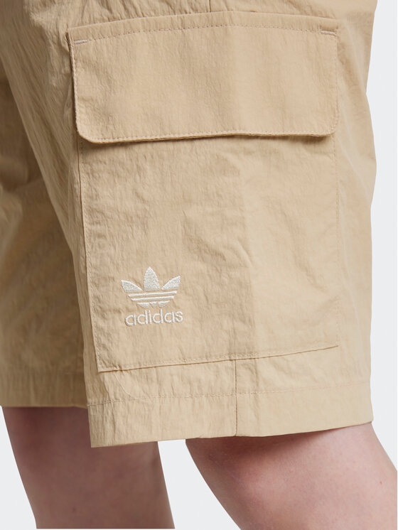 adidas adidas Szorty sportowe IX7598 Beżowy Regular Fit