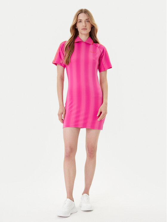adidas adidas Hétköznapi ruha Football Inspired Graphic JW6013 Rózsaszín Regular Fit