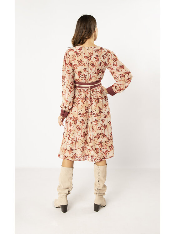 QUIOSQUE QUIOSQUE Každodenní šaty WINFLOW DRESS Růžová Regular Fit