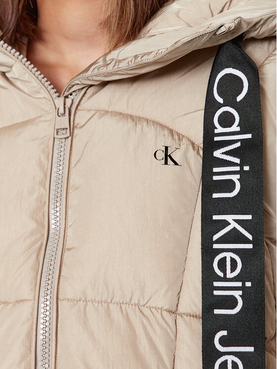 Calvin Klein Jeans Calvin Klein Jeans Žieminė striukė J20J221901 Smėlio Relaxed Fit