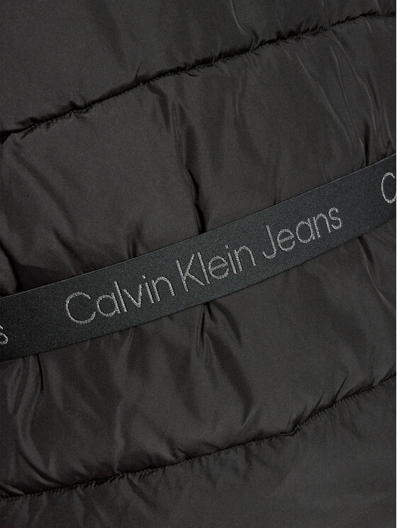 Calvin Klein Jeans Calvin Klein Jeans Žieminė striukė IG0IG02592 D Juoda Slim Fit