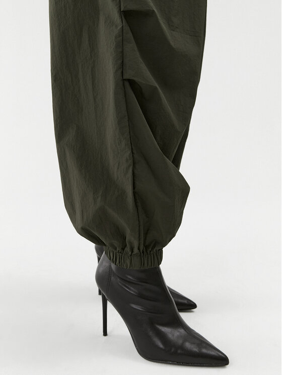 ONLY ONLY Stoffhose 15295049 Grün Cargo Fit