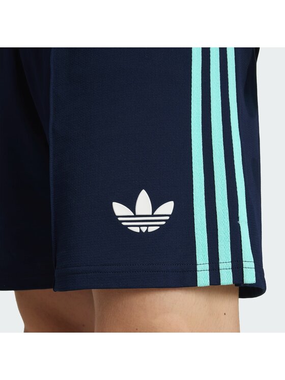 adidas adidas Szorty sportowe 165830 Niebieski jasny Regular Fit