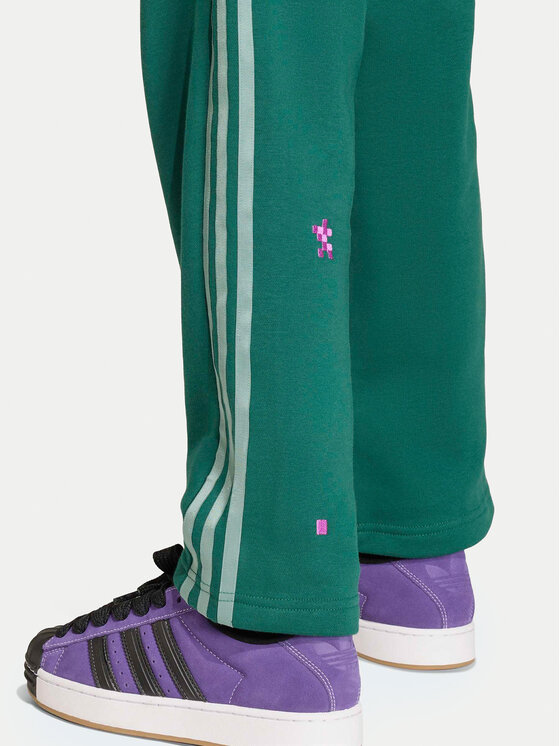 adidas adidas Spodnji del trenirke Minecraft KE2759 Zelena Loose Fit