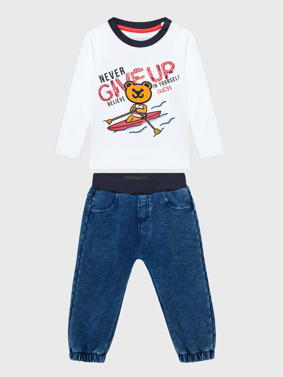 Completo maglietta e pantaloni Guess