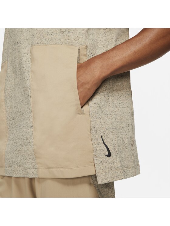 Nike Nike T-shirt Yoga Dri-FIT Marrone Regular Fit