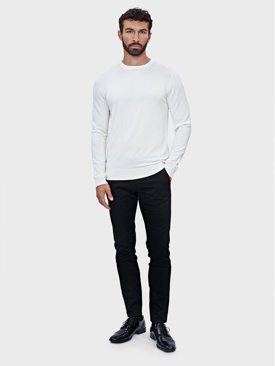 Evenemen Evenemen Sweter Round Neck Biały Slim Fit